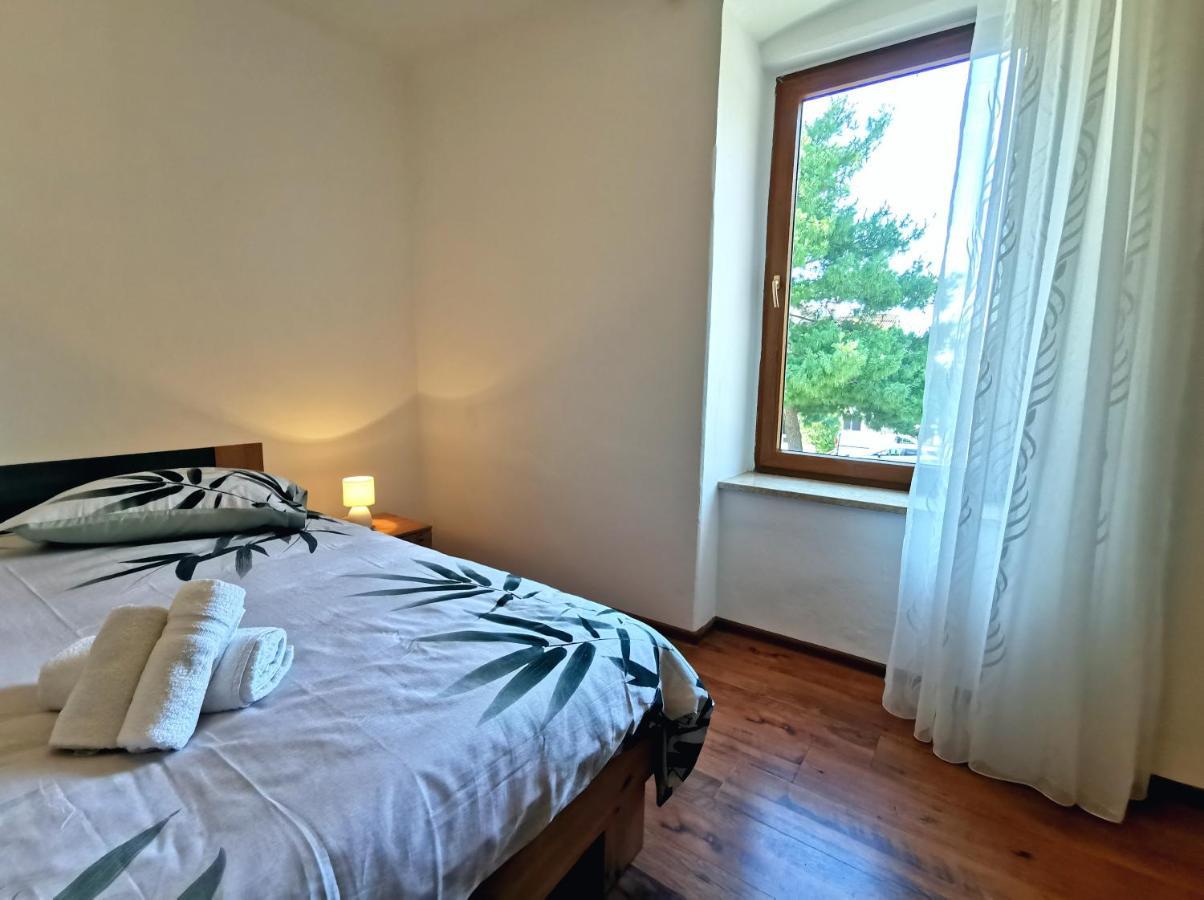 Appartamento Parun Pola Esterno foto