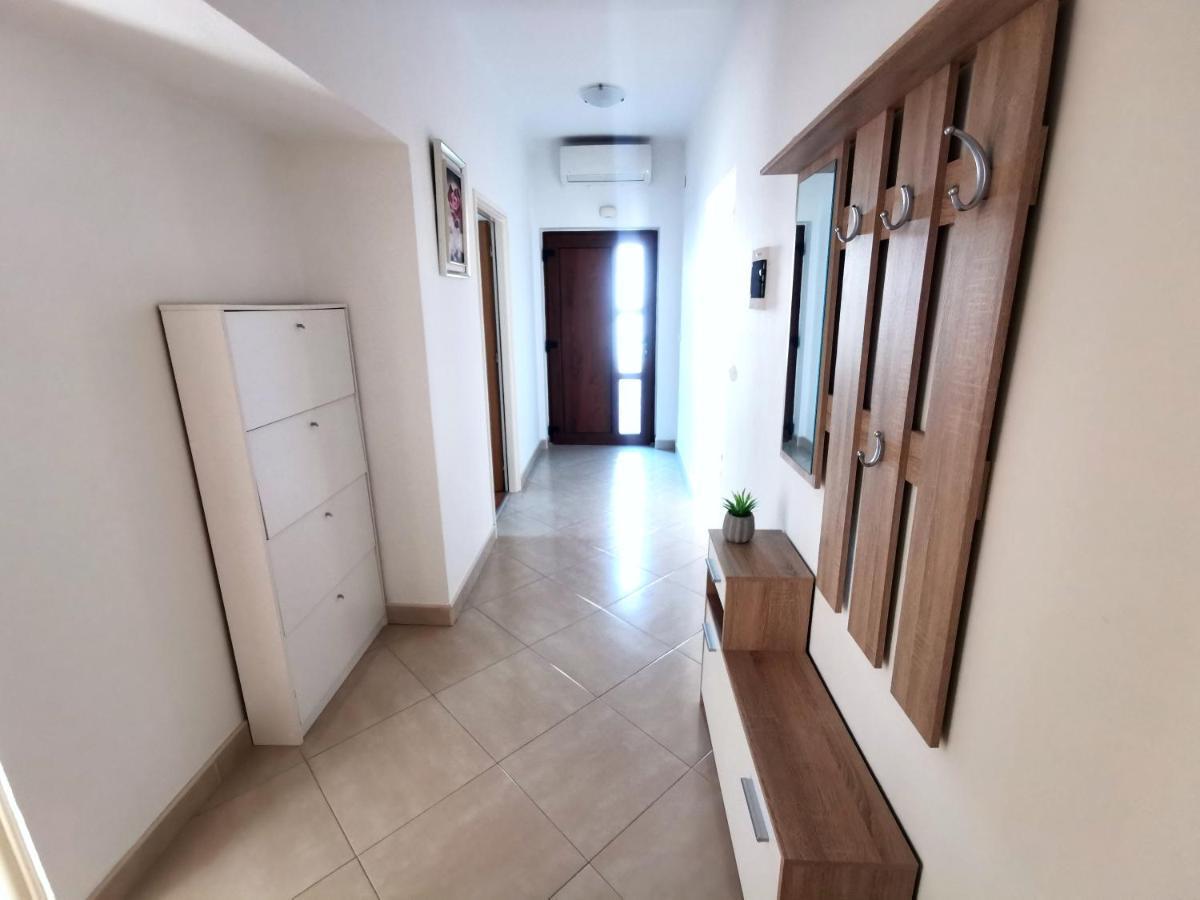 Appartamento Parun Pola Esterno foto