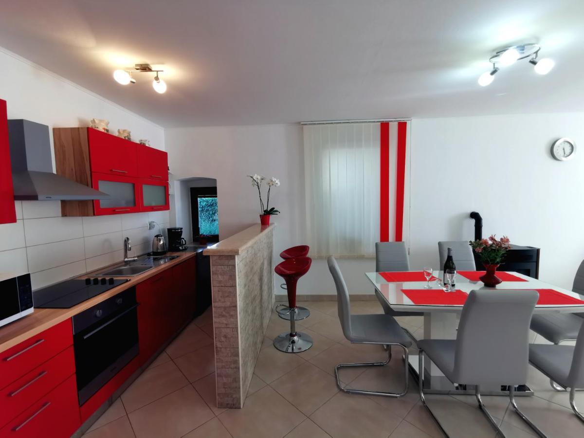 Appartamento Parun Pola Esterno foto